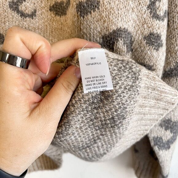 Easel Cheetah Crewneck Sweater Size 2X - Picture 3 of 7